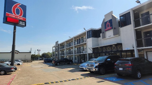 Motel 6 Houston, TX - Medical Center - NRG Stadium image 1