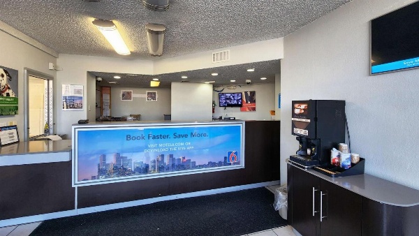 Motel 6 Houston, TX - Medical Center - NRG Stadium image 3