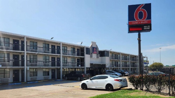 Motel 6 Houston, TX - Medical Center - NRG Stadium image 9